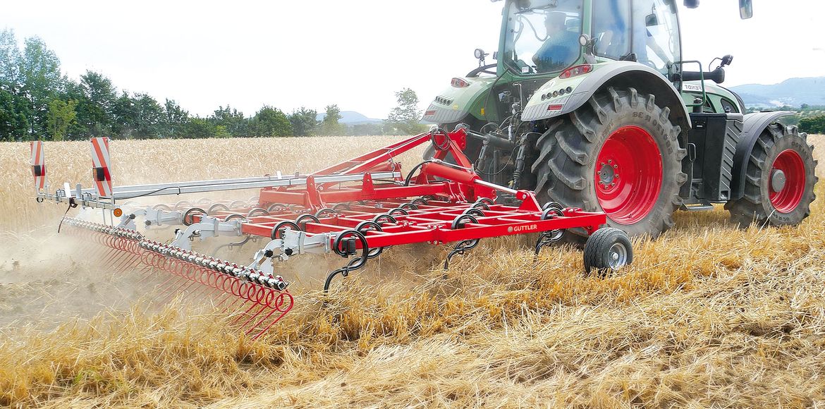 Der SuperMaxx Bio: Meistert Stoppeln und große Strohmengen